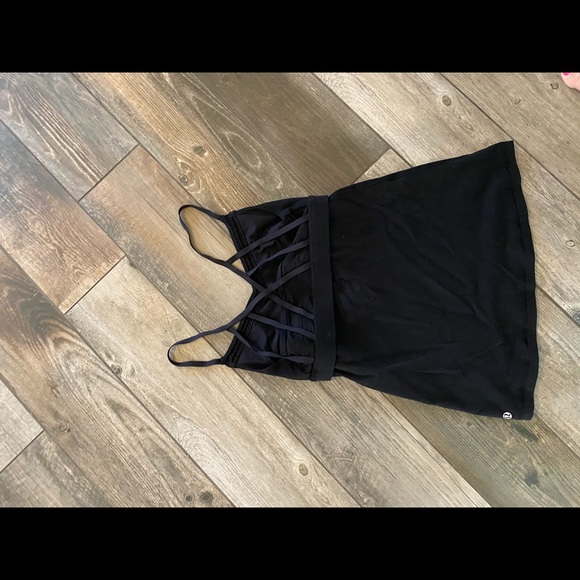 Black lululemon tank - Picture 3 of 6